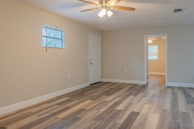 Building Photo - 129 W Church St