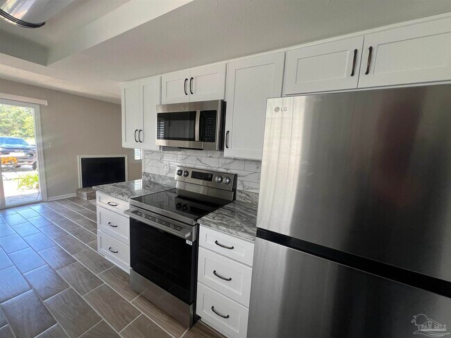 Building Photo - 13528 Canal Dr