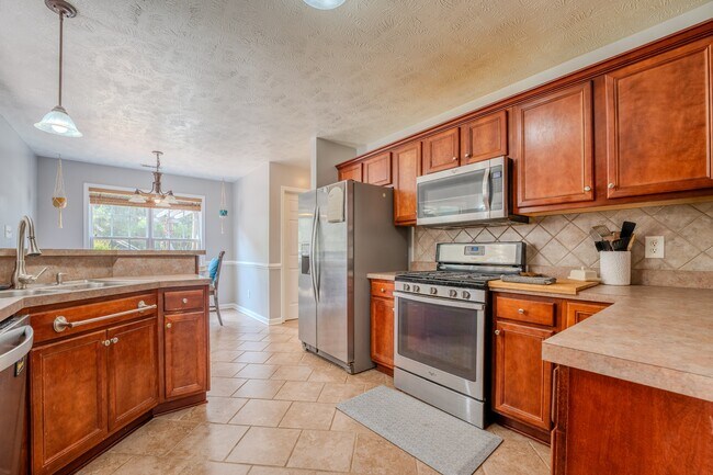 Building Photo - 220 Dolphin Dr