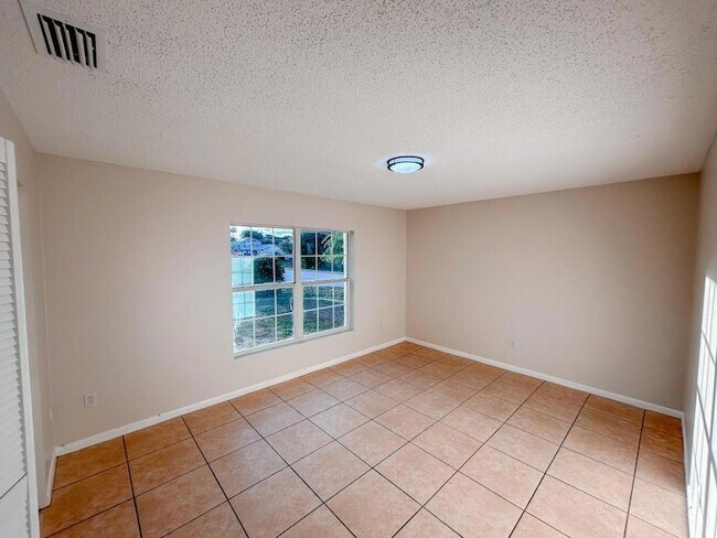 Building Photo - 1901 SW McAllister Ln