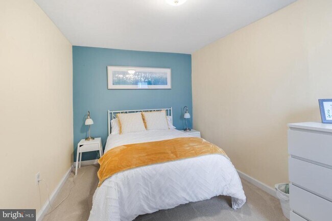 Building Photo - 1006 Morris St