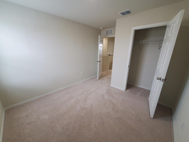 Building Photo - 743 Retama Pass
