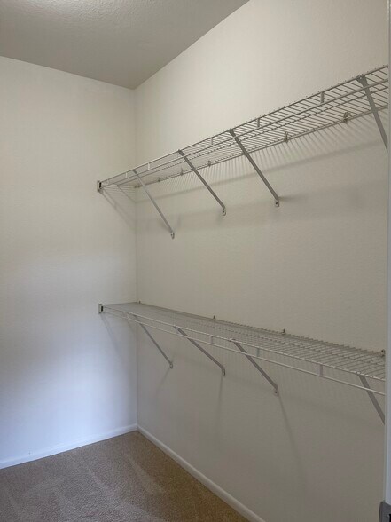 Building Photo - 8110 Mountain View Dr