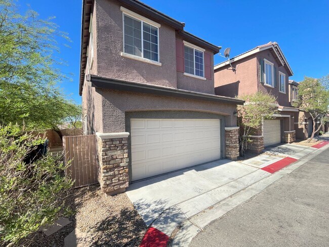 Building Photo - 3 Bedroom 2 1/2 Bath Home - Kitchen w/Gran...