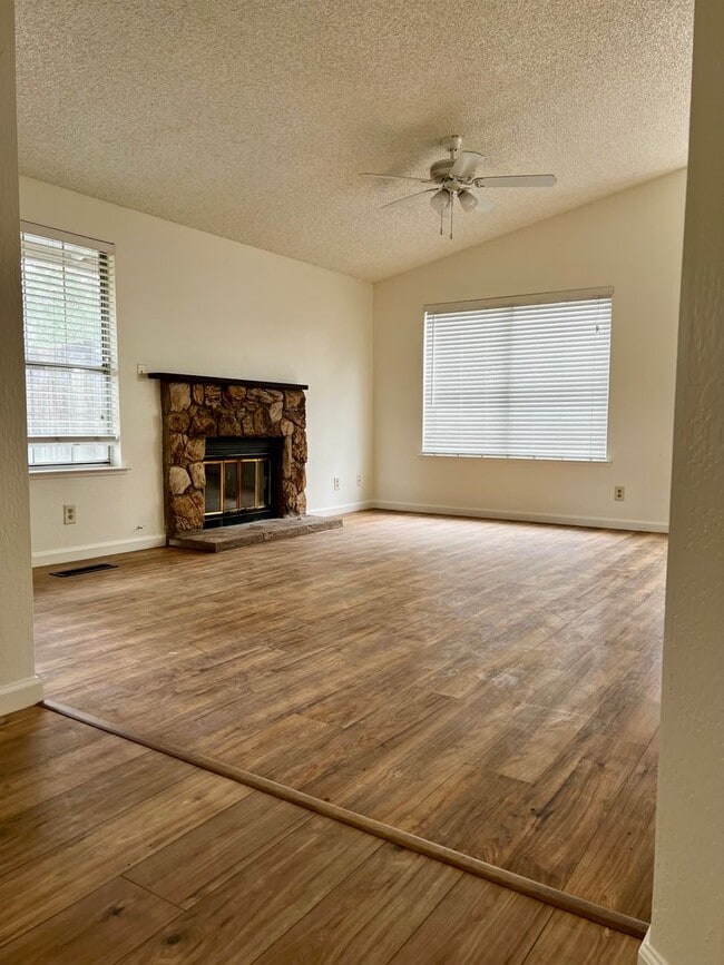 Building Photo - 1411 Ambassador Drive - Located in Northwe...