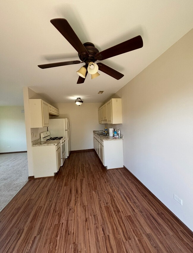 Building Photo - 2319 Aster Dr