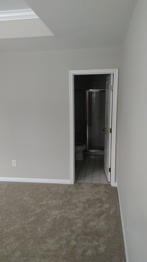 Building Photo - Like New Townhome in Stallings!