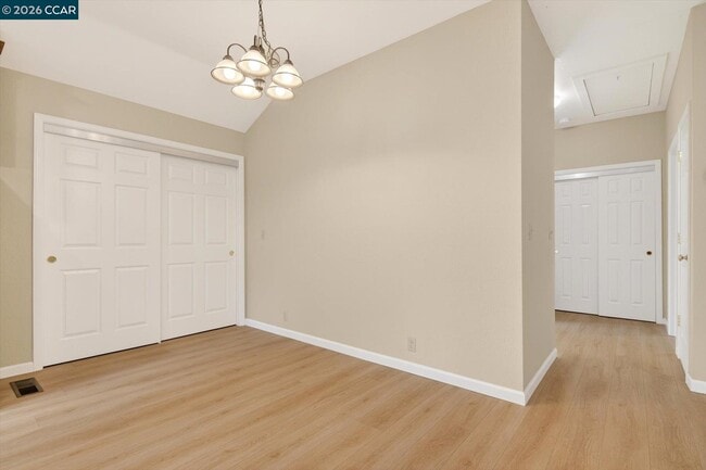 Building Photo - 261 Castle Hill Ranch Rd