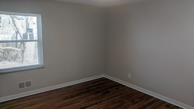Building Photo - 3231 Alpine Pl