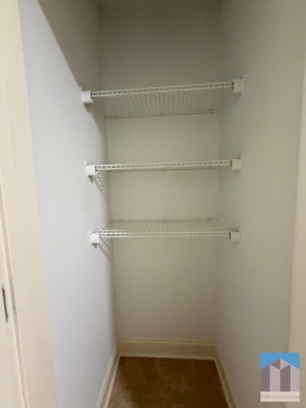 Building Photo - 4805 Carriage Bridge Ln