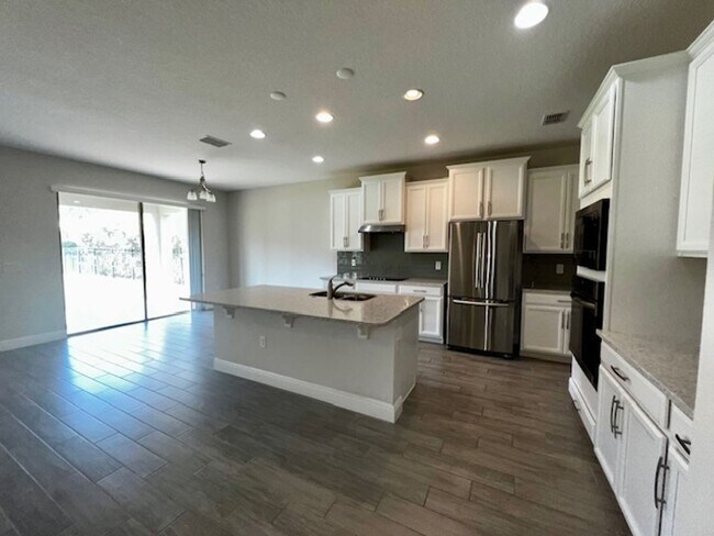 Building Photo - SPECTACULAR MODERN HOME!!Relaxing water views from the back of this beautiful home- MOVE IN Septe...