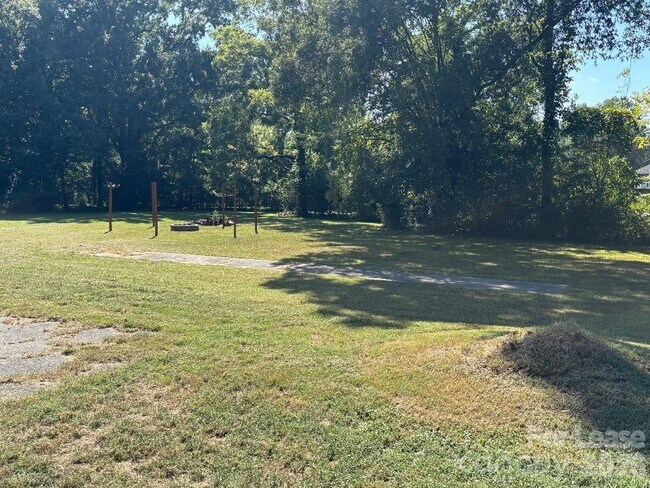 Building Photo - 6038 Preston Ln