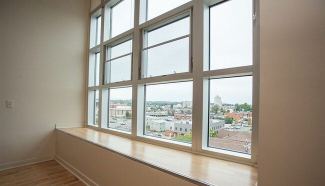 Building Photo - 242 E Water St