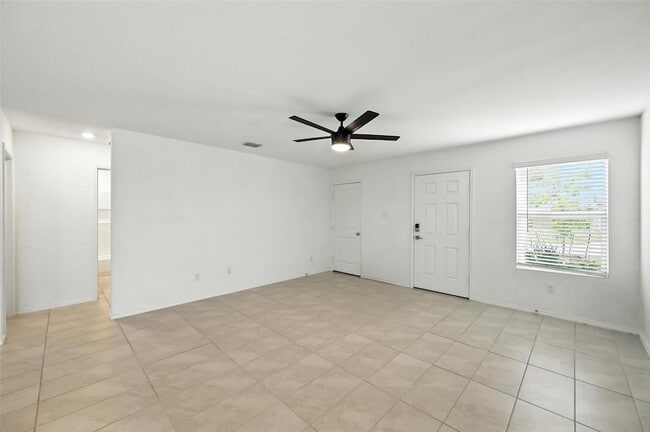 Building Photo - 2733 Slatewood Dr