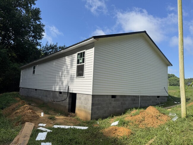 Building Photo - 190 Croft Cir