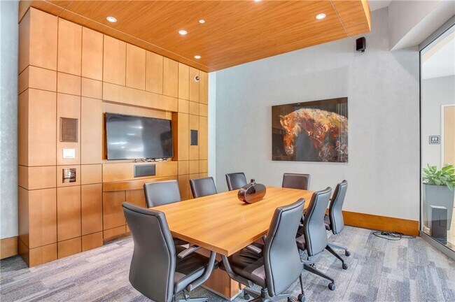Building Photo - 3324 Peachtree Rd