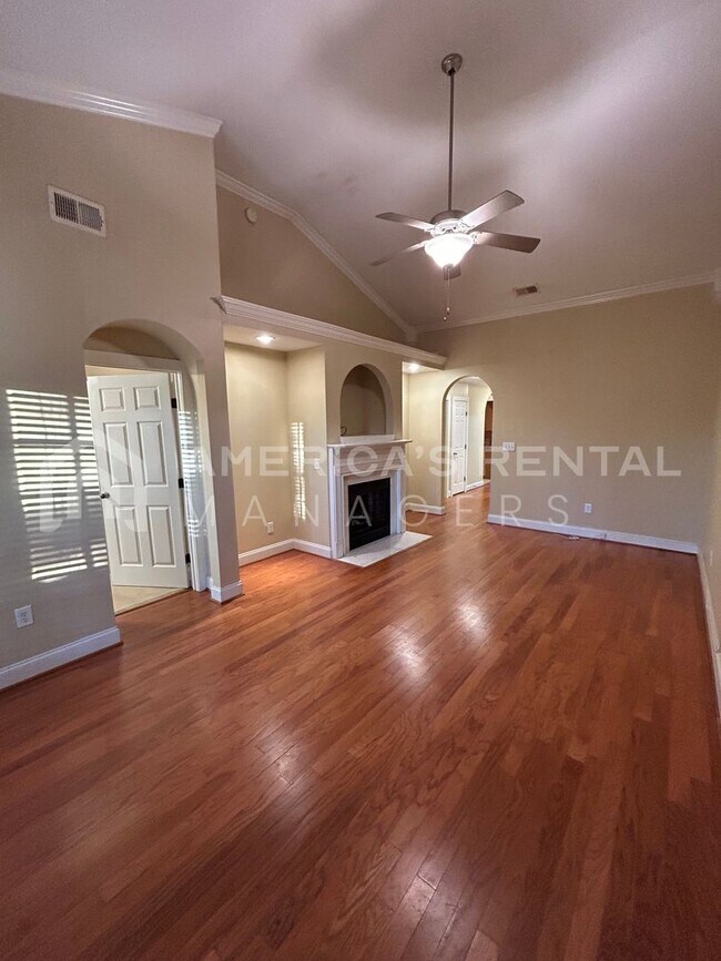 Building Photo - 5623 Colony Ln