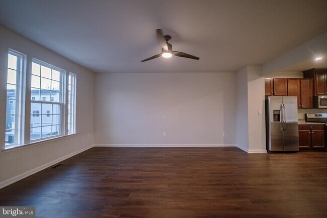 Building Photo - 9816 Cedarmass Cir