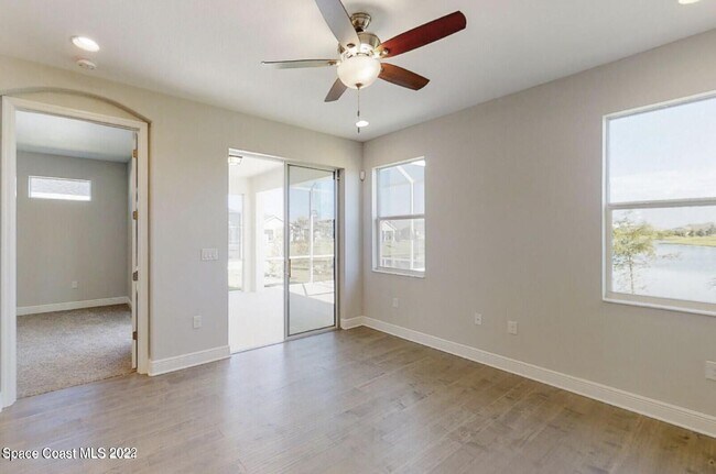 Building Photo - 2746 Spur Dr