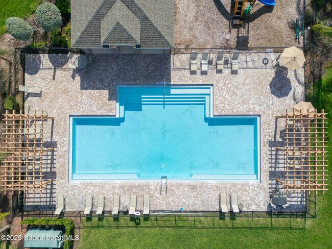 Building Photo - 1854 Capital Dr