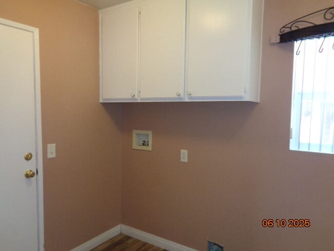 Building Photo - Lovely Rosamond Single Story