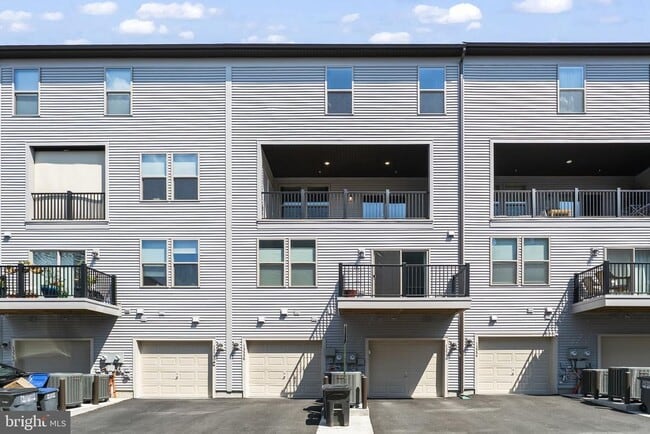 Building Photo - 13558 Innovation Station Lp