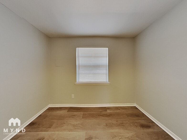 Building Photo - 4245 Larson Ln