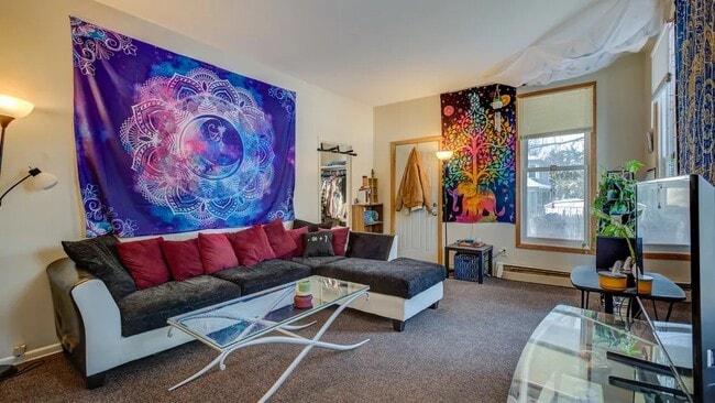 Building Photo - 680 6th St