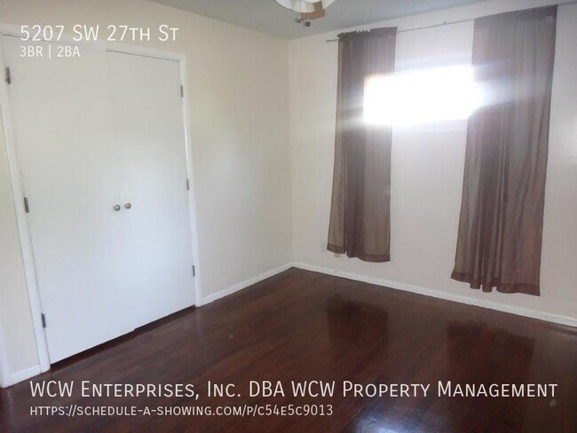 Building Photo - 5207 SW 27th St