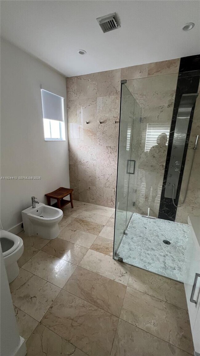 Building Photo - 15446 SW 23rd Ln