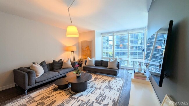 Building Photo - 301 Mission St