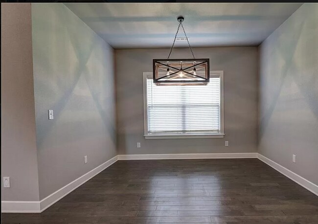 Building Photo - 3701 SW Ryegrass Rd