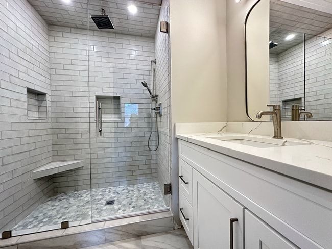 Building Photo - 572-574 Wedgewood Dr.