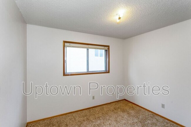 Building Photo - 8027 NE Flanders St