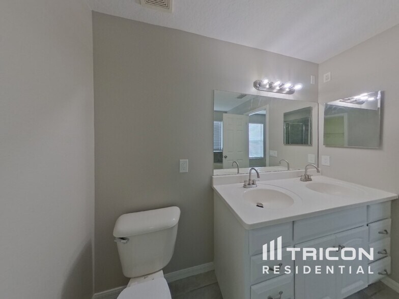 Building Photo - 10454 River Bream Dr