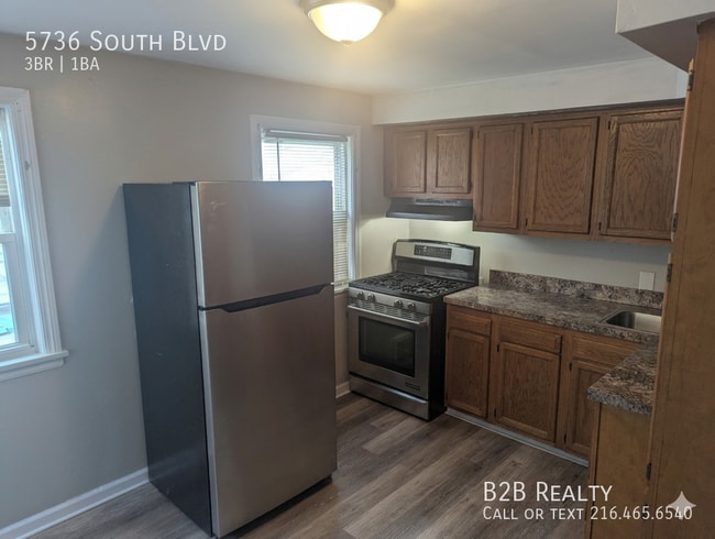 Building Photo - 5736 South Blvd