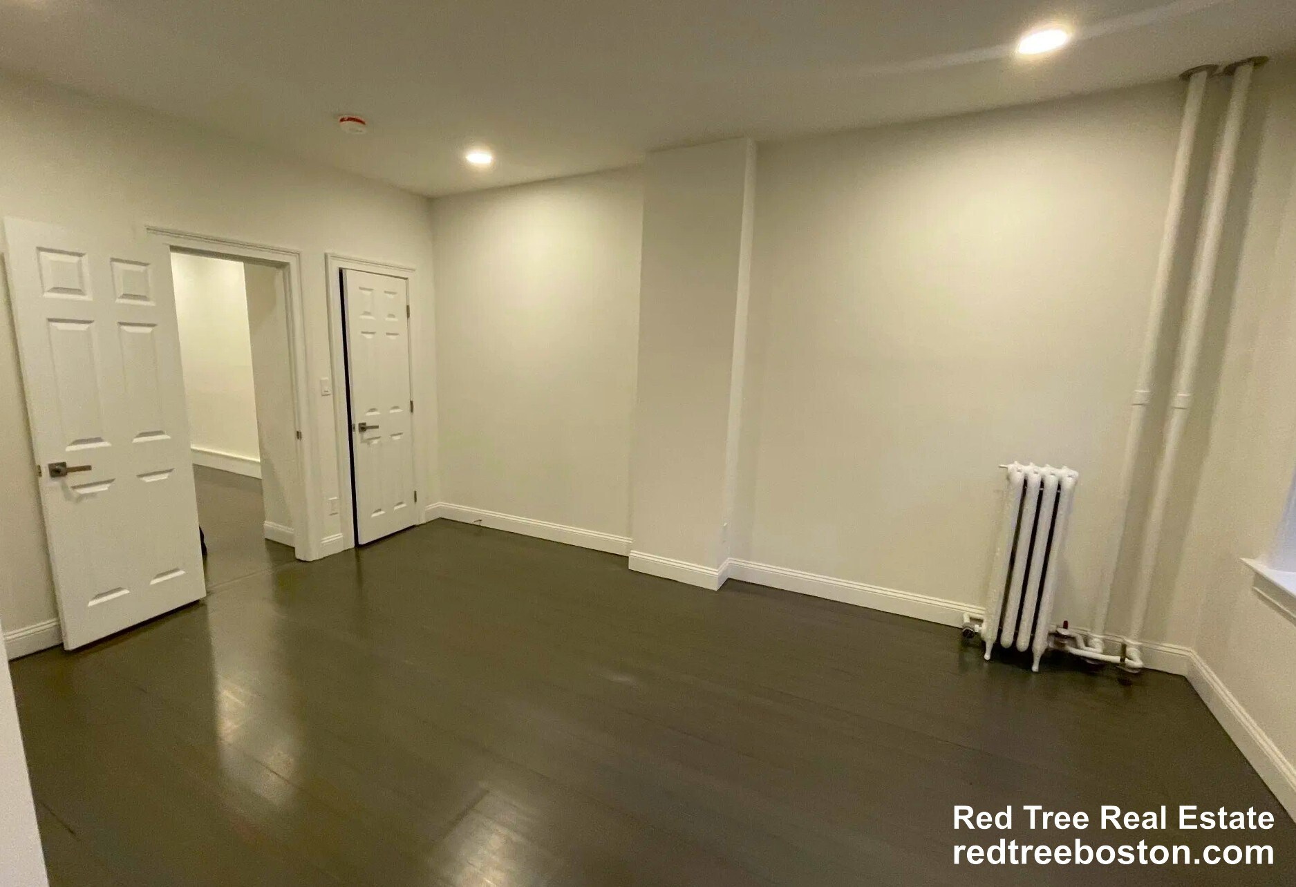 Building Photo - 31 Temple St