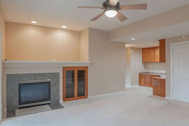 Building Photo - 3345 Bentley Ave