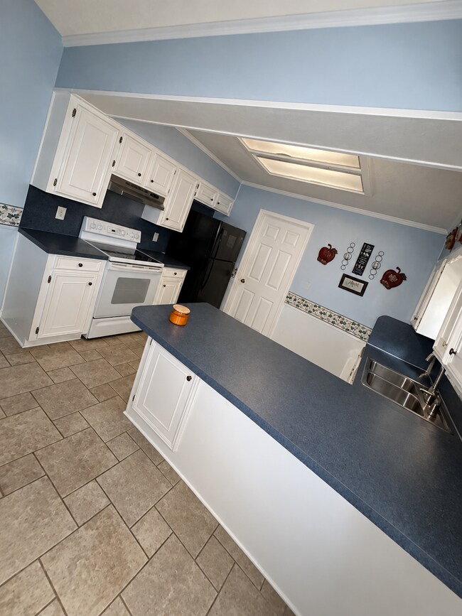 Building Photo - 9307 Lytham Dr