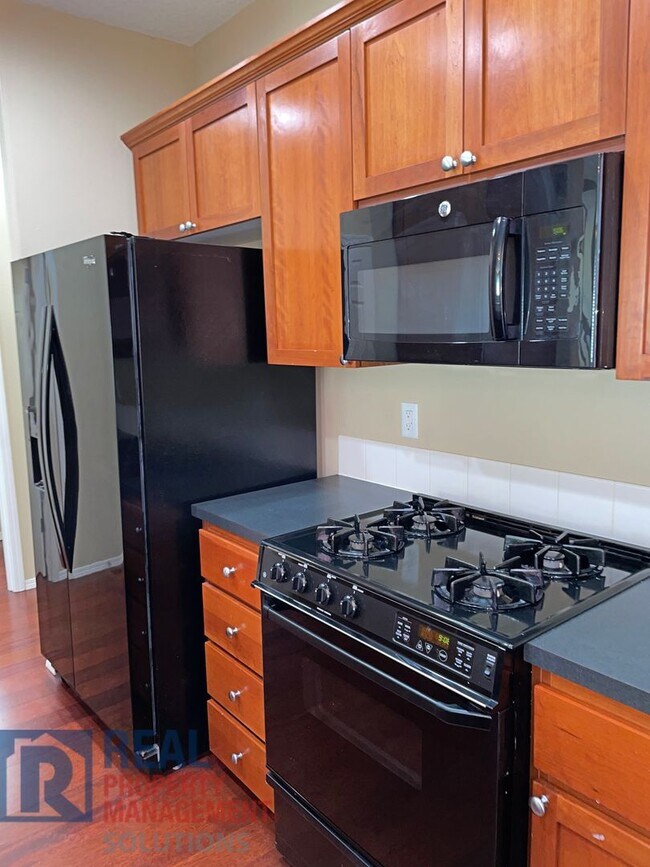Building Photo - Remarkable Custom Home in Arbor Vineyard!