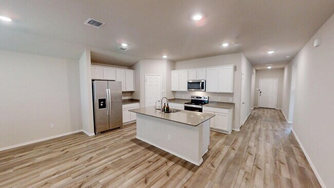 Building Photo - "Spacious 4-Bedroom Gem on Luella Drive – Your Perfect Killeen Retreat!"