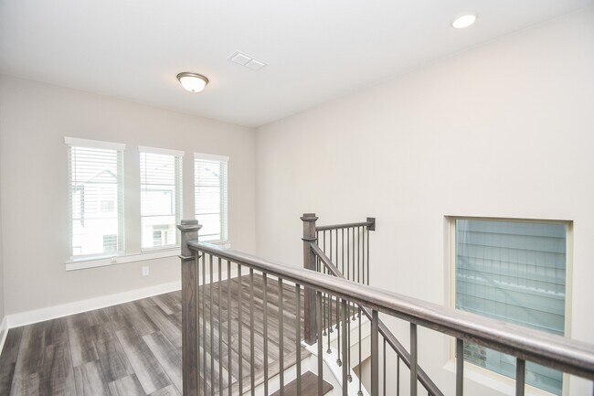 Building Photo - 10961 Hewitt Cliff Ln