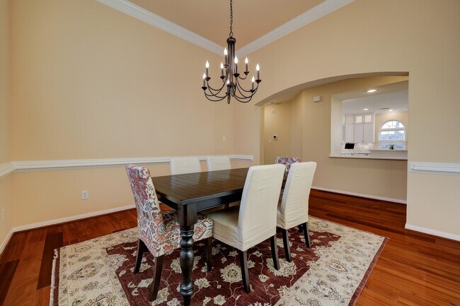 Building Photo - 5022 Coral Gables Dr