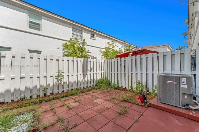 Building Photo - 4221 SW 157th Ave