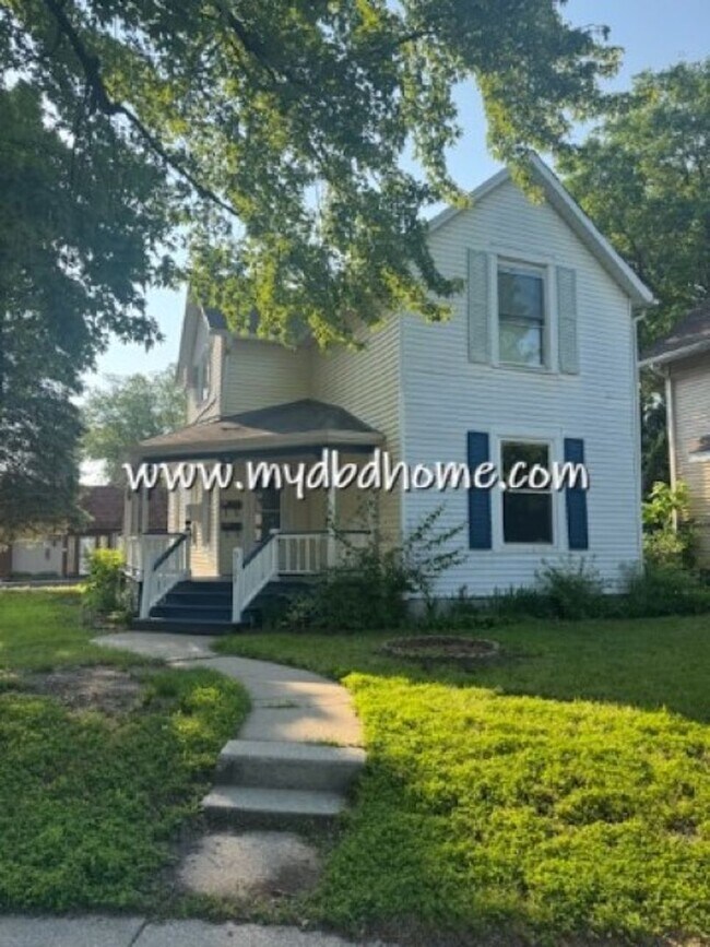 Primary Photo - 3101 Broadway