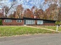 Building Photo - 417 Wenneker Dr