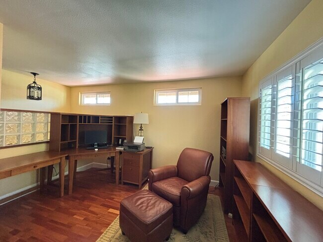 Building Photo - 8454 Sedorus St