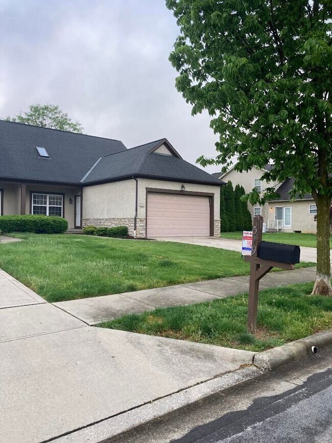 Building Photo - 521 Radcliff Dr