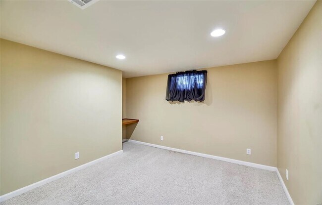 Building Photo - 1120 Terrace Dr