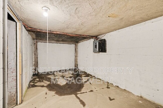 Building Photo - 789 Matthews Dr